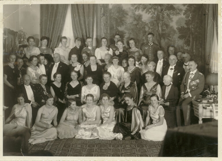 1936